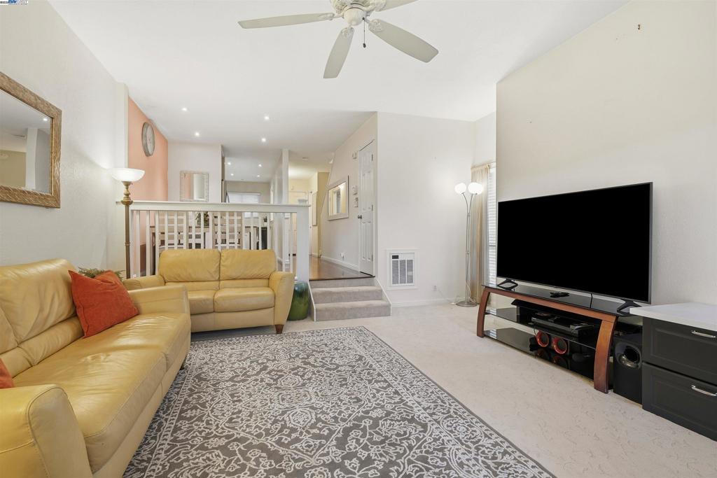 Residential for sale at 8985 Alcosta Blvd 162, San Ramon CA featuring 2 beds and 3 baths