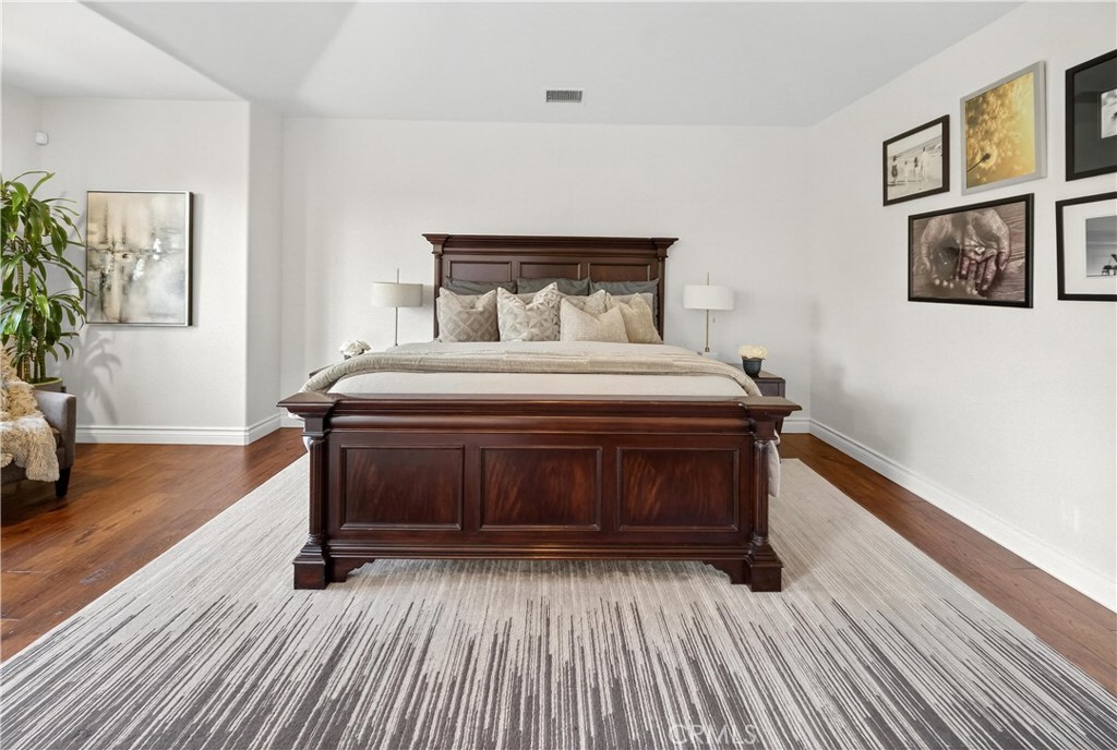 Residential for sale at 25527 Hamilton Court, Calabasas CA featuring 5 beds and 5 baths