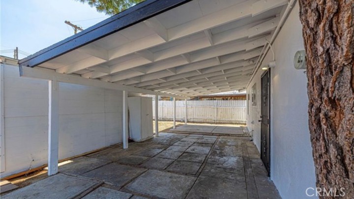 Residential Lease for rent at 1024 W Newgrove, Lancaster CA featuring 3 beds and 1 bath