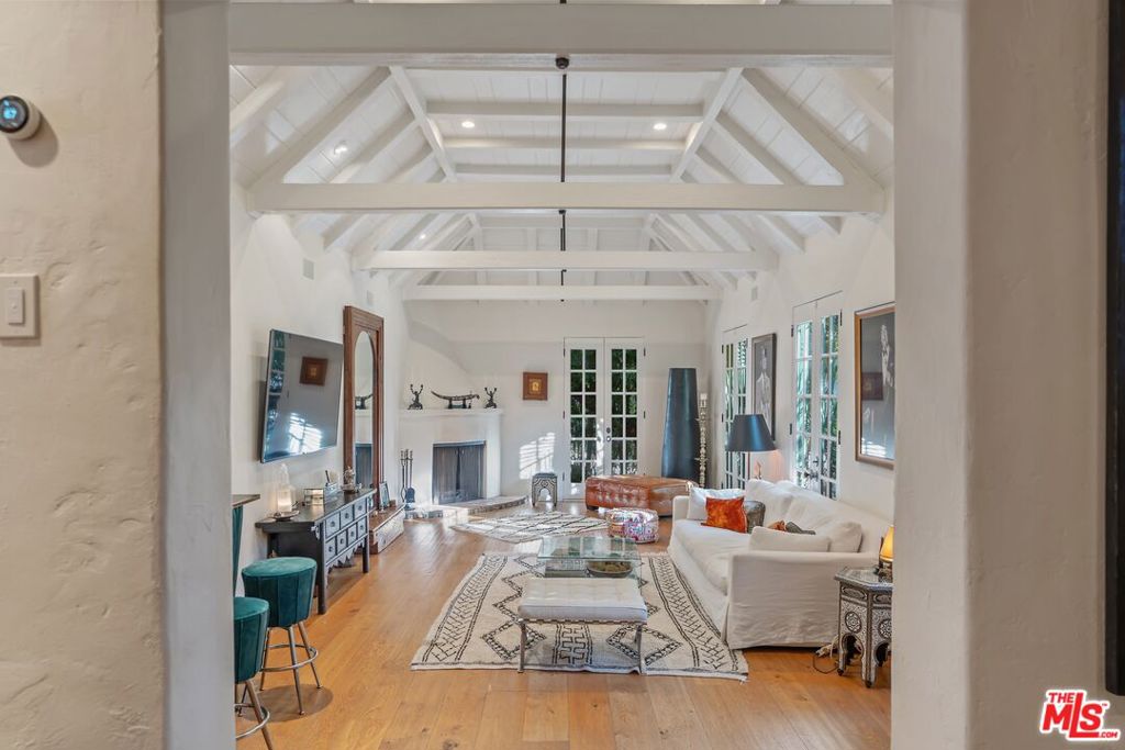 Residential Lease for rent at 1643 Queens Road, Los Angeles CA featuring 4 beds and 4 baths