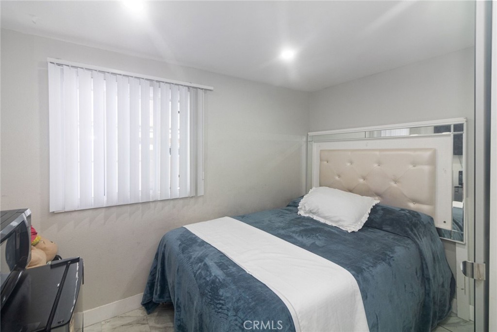 Manufactured In Park for sale at 133 S De Soto, Tustin CA featuring 4 beds and 2 baths