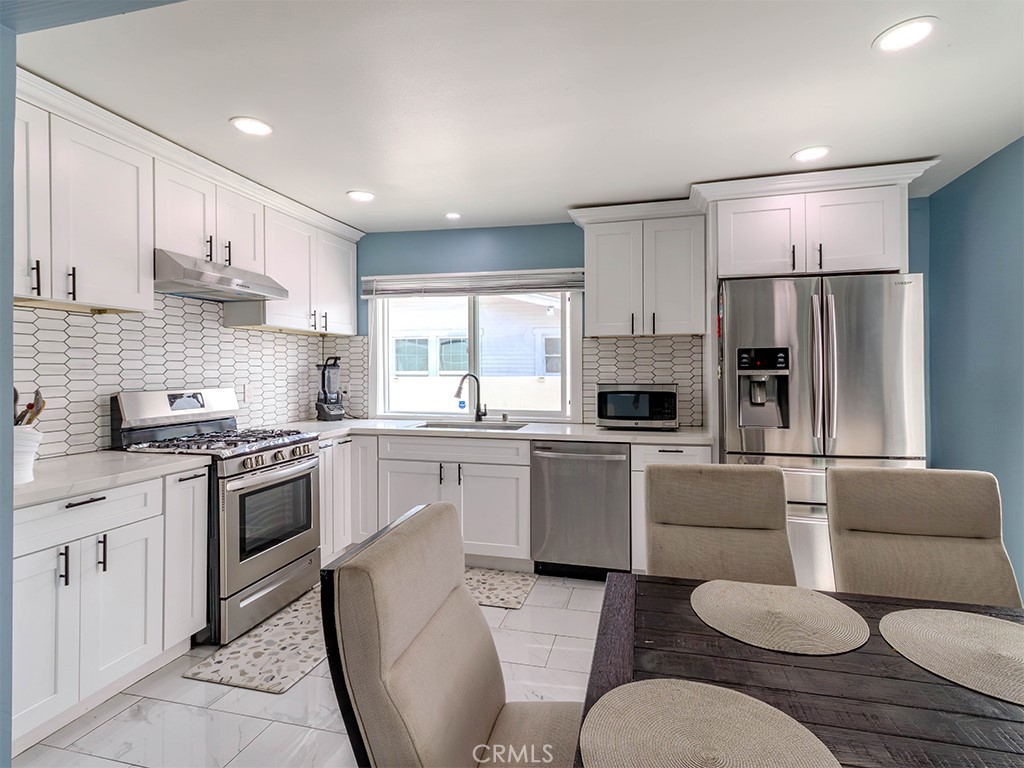 Residential for sale at 1130 W Chestnut, Santa Ana CA featuring 2 beds and 1 bath