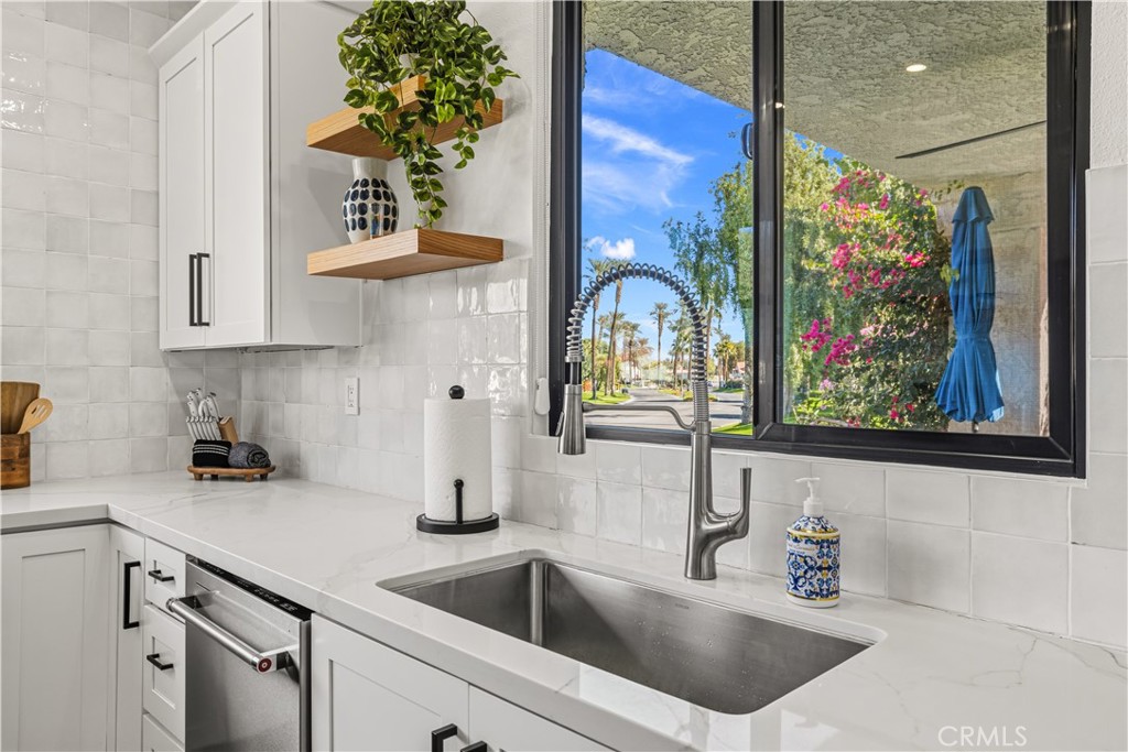 Residential Lease for rent at 50008 Calle Oaxaca, La Quinta CA featuring 3 beds and 2 baths