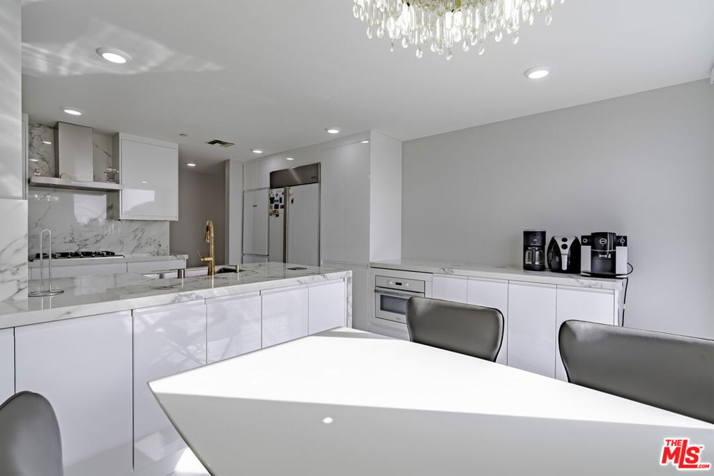 Residential for sale at 4925 Wilshire Boulevard PH 302, Los Angeles CA featuring 3 beds and 3 baths