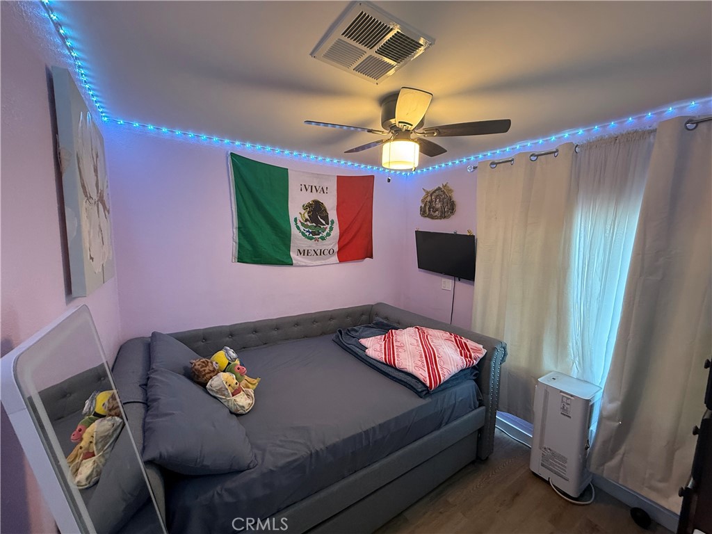 Manufactured In Park for sale at 227 Palos Verdes Drive, Santa Ana CA featuring 5 beds and 2 baths