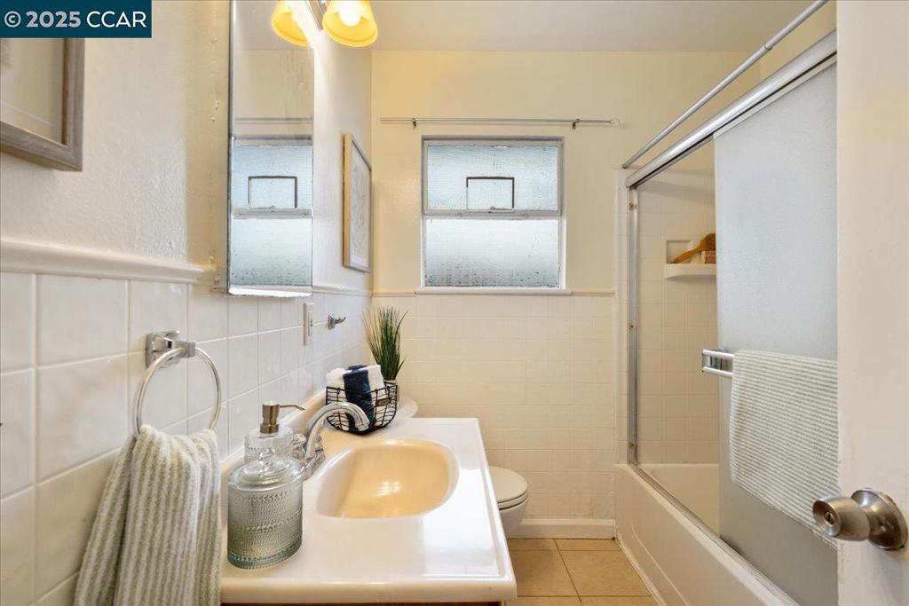 Residential for sale at 725 Del Norte, Vallejo CA featuring 3 beds and 1 bath