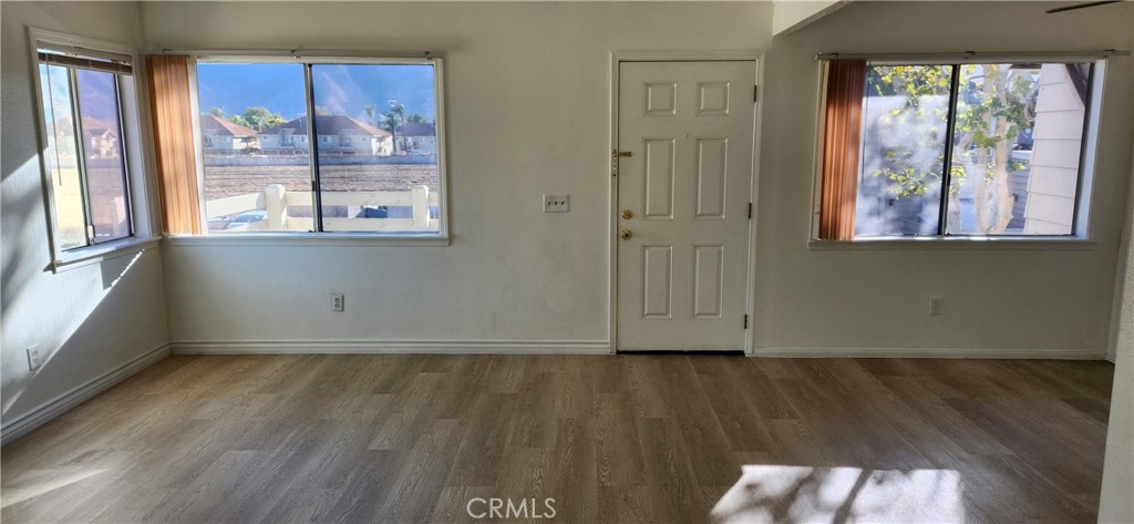 Residential for sale at 713 Walnut, Lake Elsinore CA featuring 2 beds and 1 bath