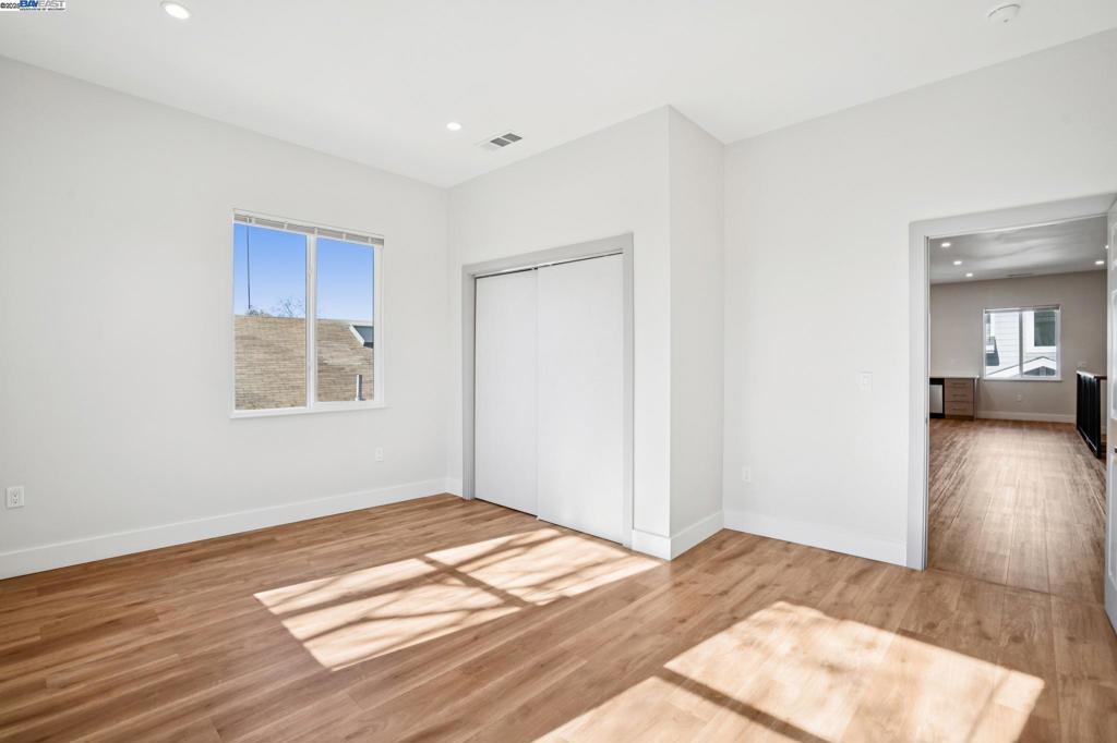 Residential for sale at 882 61St St, Oakland CA featuring 8 beds and 7 baths