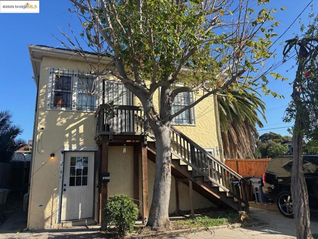 Residential Lease for rent at 209 J ST, Antioch CA featuring 2 beds and 1 bath