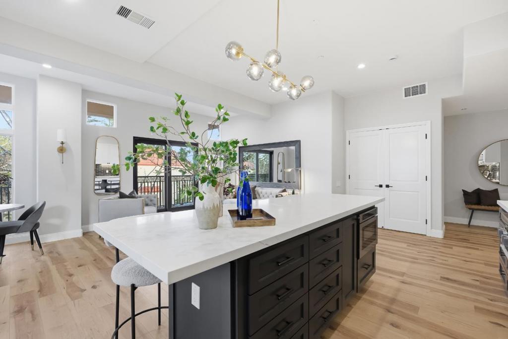 Active for sale at Palo Alto, CA, Palo Alto, CA CA and 2 baths