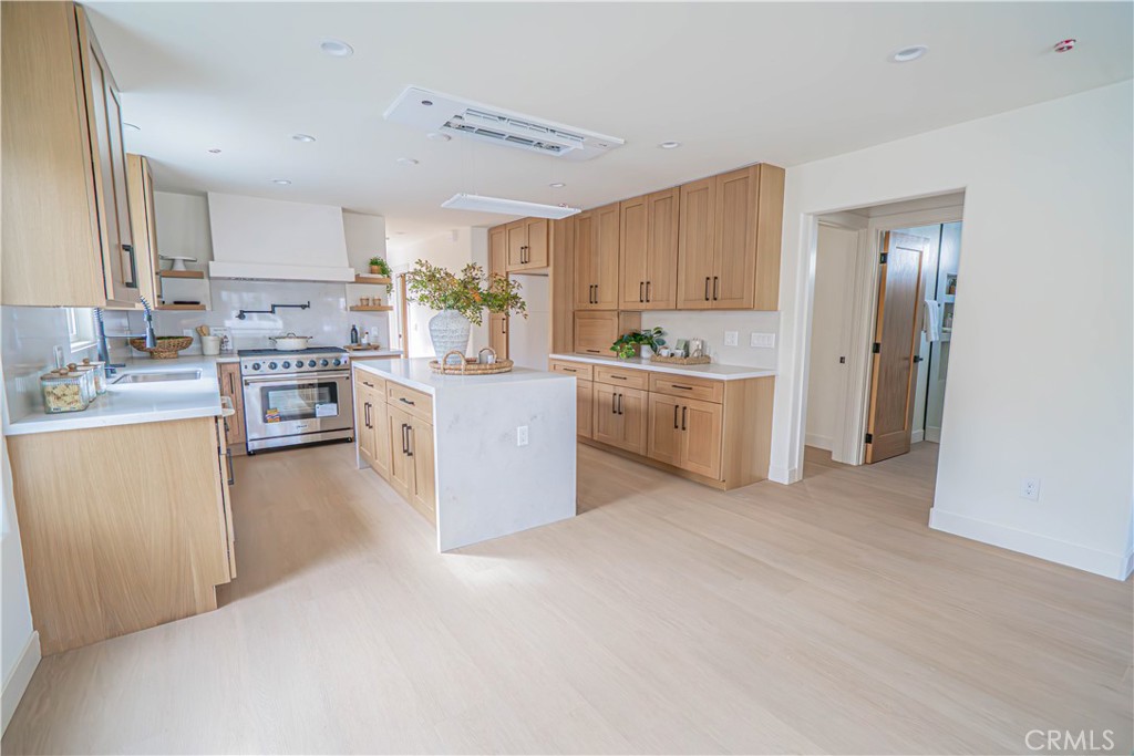 Residential for sale at 109 S Dunning, Ventura CA featuring 3 beds and 3 baths