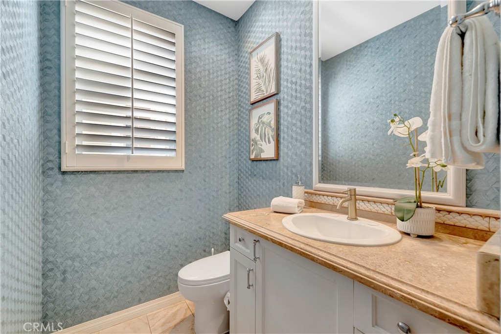 Residential Lease for rent at 509 W Balboa, Newport Beach CA featuring 3 beds and 4 baths