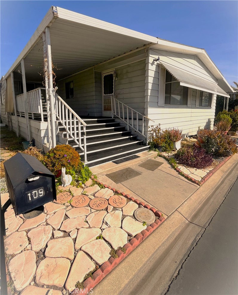 Manufactured In Park for sale at 9391 California Avenue 109, Riverside CA featuring 2 beds and 2 baths