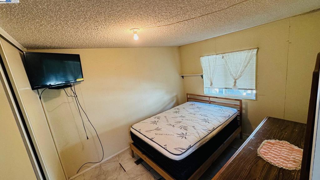 Manufactured In Park for sale at 2399 E 14th, San Leandro CA featuring 1 bed and 1 bath