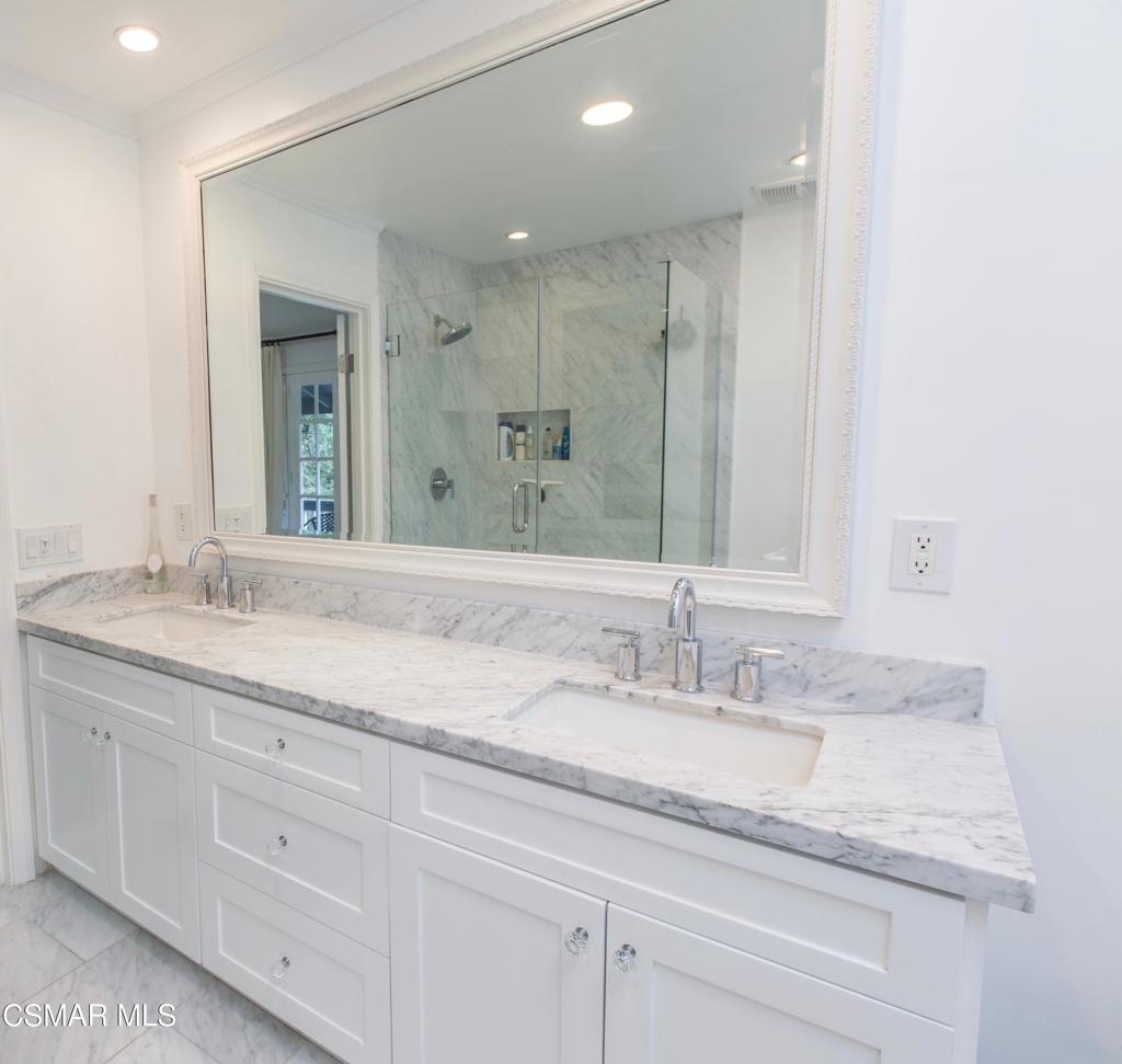 Residential Lease for rent at 4080 Meadow Lark Drive, Calabasas CA featuring 4 beds and 3 baths