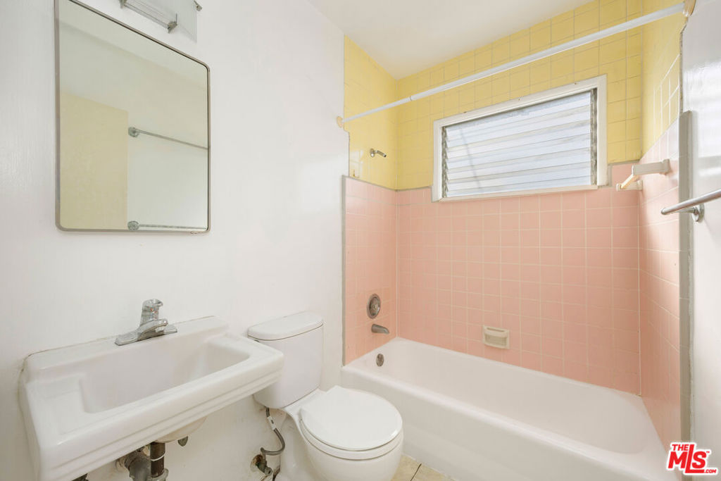 Residential Income for sale at 2922 2nd Street, Santa Monica CA featuring 8 beds and 5 baths