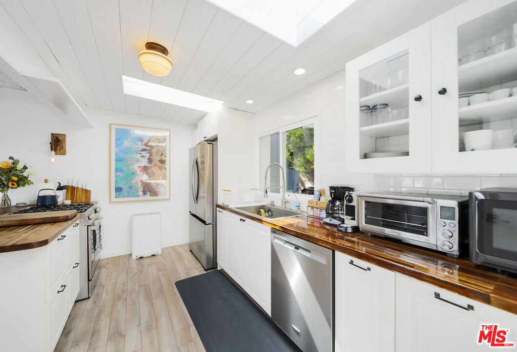Residential for sale at 21030 Pacific Coast Highway, Malibu CA featuring 3 beds and 2 baths