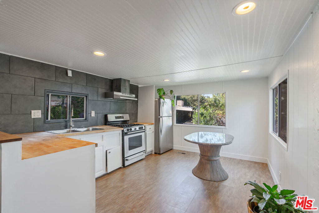 Manufactured In Park for sale at 1667 Las Virgenes Canyon Road 9, Calabasas CA featuring 2 beds and 1 bath