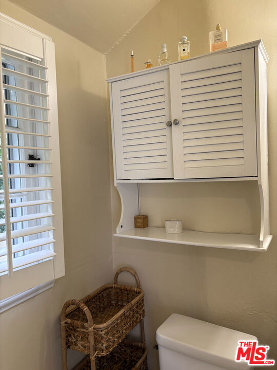 Residential Lease for rent at 725 1/2 Lorraine Boulevard, Los Angeles, Los Angeles County CA featuring 1 bed and 1 bath