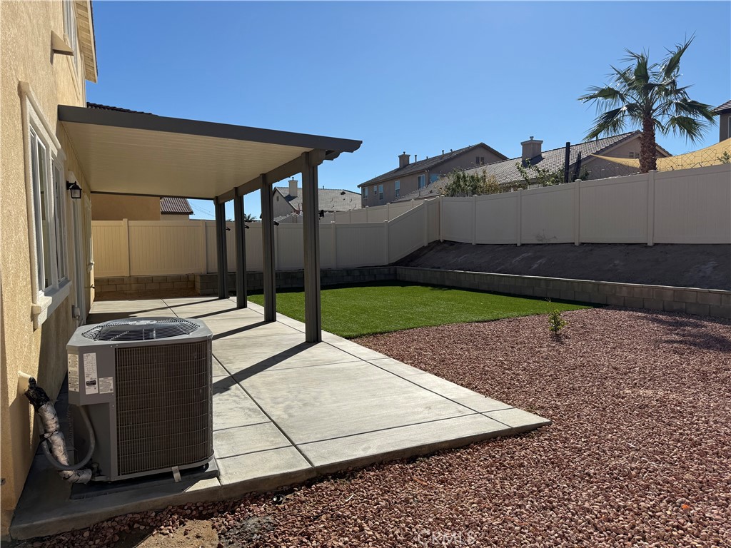 Residential Lease for rent at 10630 Appaloosa, Hesperia CA featuring 4 beds and 3 baths