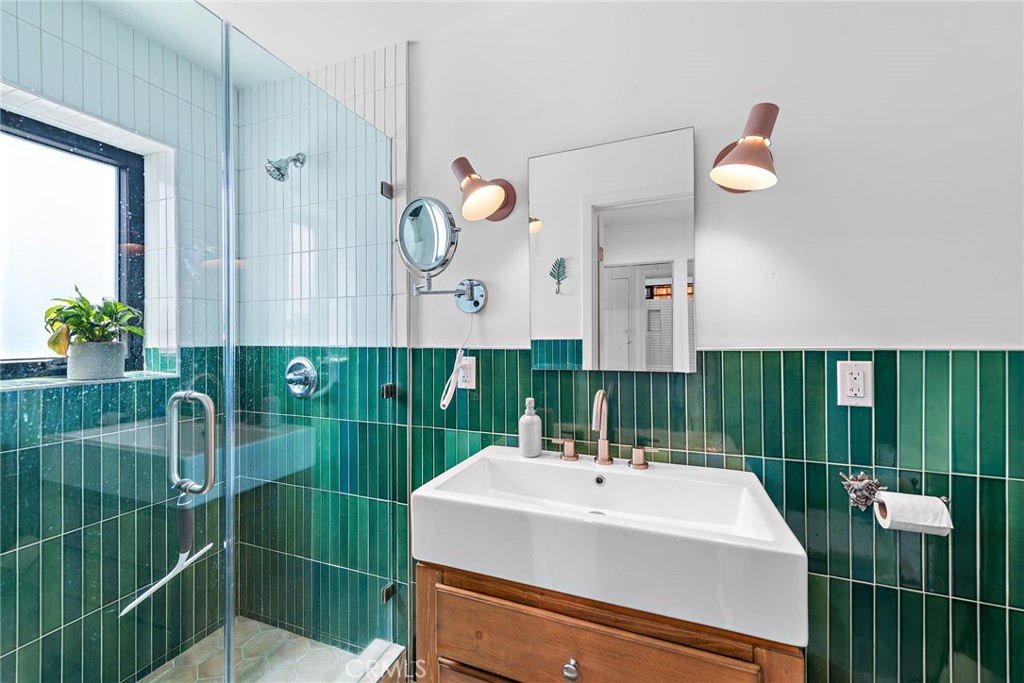 Residential Lease for rent at 450 Ruby Street Lower, Laguna Beach CA featuring 2 beds and 2 baths