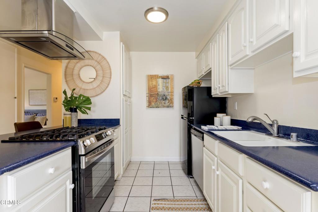 Residential Lease for rent at 5436 Mcculloch Avenue F, Temple City CA featuring 2 beds and 2 baths