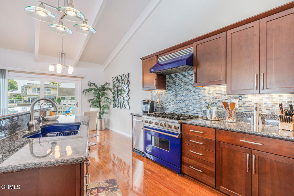 Residential for sale at 4604 Falkirk Bay, Oxnard CA featuring 2 beds and 2 baths