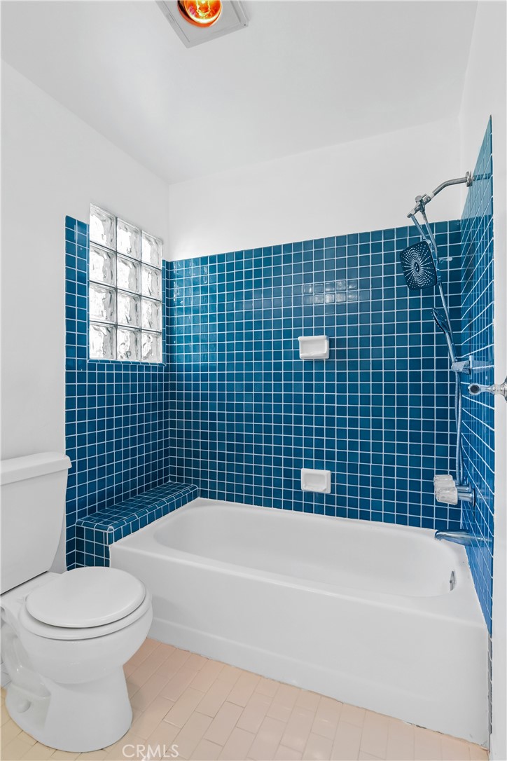 Residential Lease for rent at 1290 N Coast Hwy B, Laguna Beach CA featuring 1 bed and 1 bath