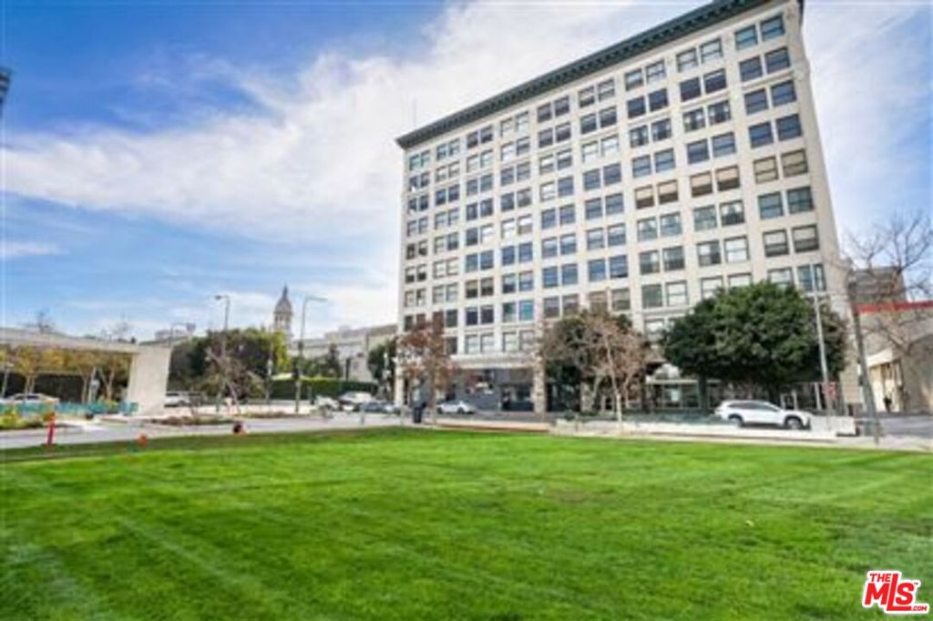 Residential for sale at 108 W 2nd Street 709, Los Angeles CA featuring 1 bed and 1 bath