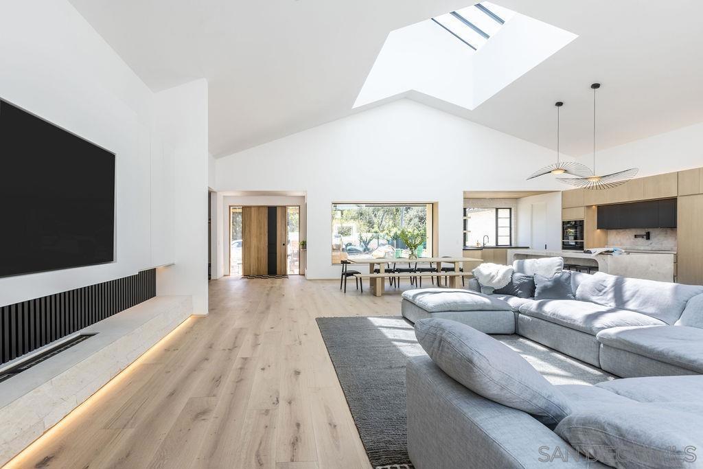 Residential Lease for rent at 4874 Sun Valley Rd, Del Mar CA featuring 4 beds and 5 baths