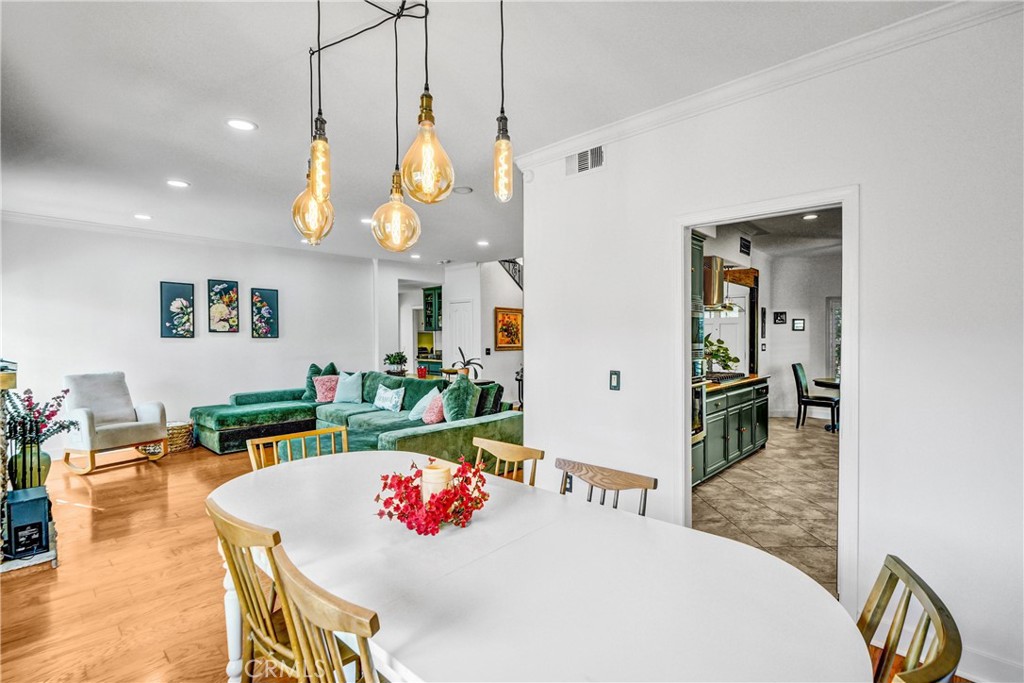 Residential for sale at 28314 Easton, Santa Clarita CA featuring 6 beds and 3 baths