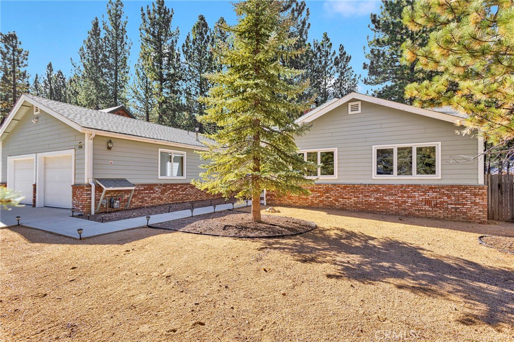 Residential for sale at 556 Killington, Big Bear Lake CA featuring 3 beds and 2 baths
