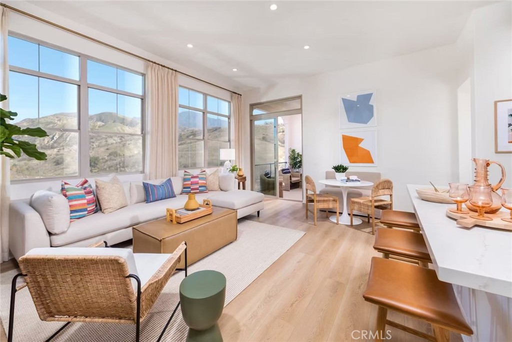 Residential Lease for rent at 126 Sunnyside, Irvine CA featuring 2 beds and 2 baths