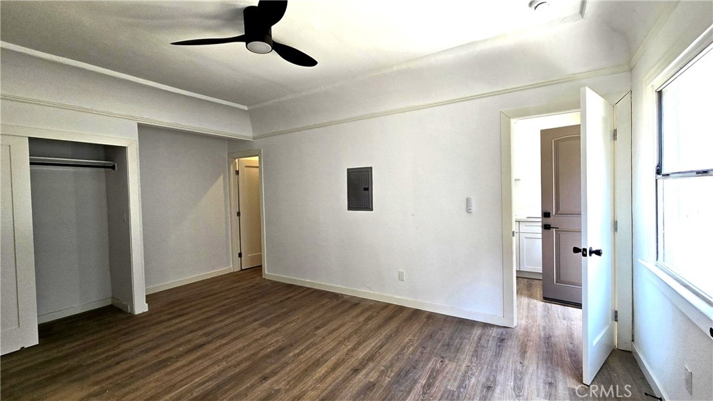 Residential Lease for rent at 973 N Park 5, Long Beach, Los Angeles County CA featuring 2 beds and 1 bath