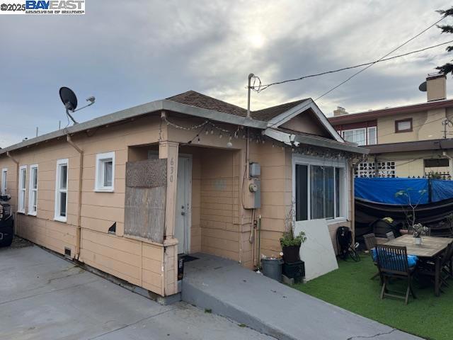 Residential for sale at 630 12th St, Richmond CA featuring 3 beds and 1 bath