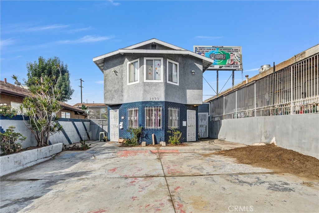 Residential for sale at 3890 37th, San Diego CA featuring 2 beds and 2 baths