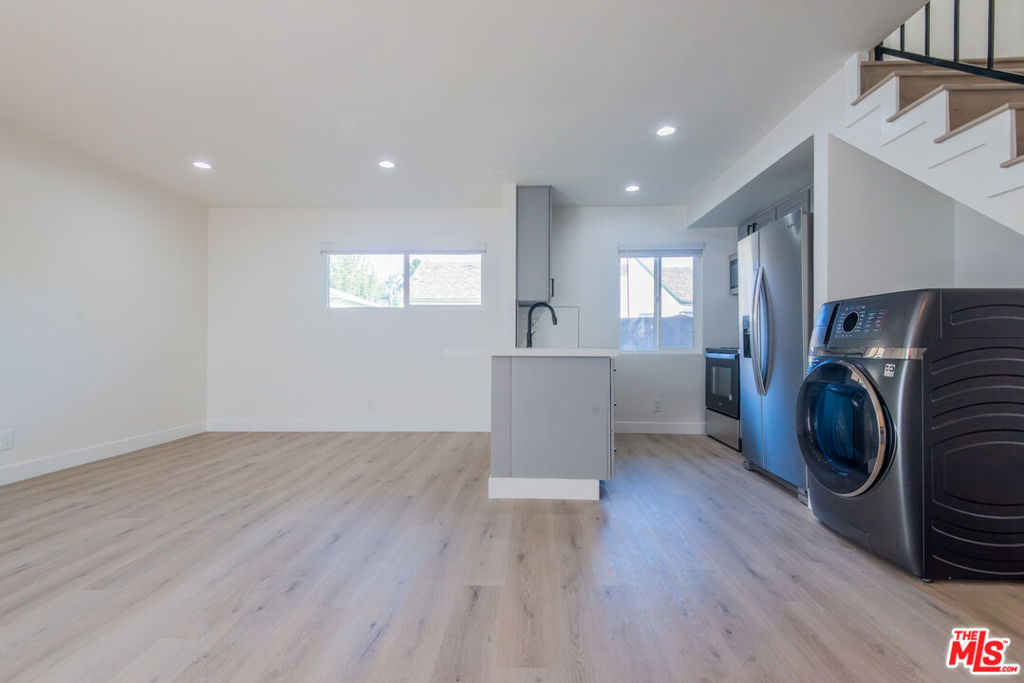 Residential Lease for rent at 2757 Andreo Avenue 3, Torrance CA featuring 2 beds and 2 baths