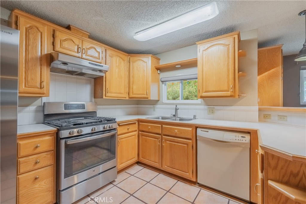 Residential for sale at 4008 Bandini, Riverside CA featuring 3 beds and 2 baths