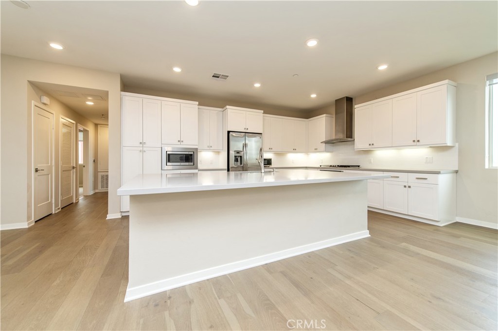 Residential Lease for rent at 135 Bowery, Irvine CA featuring 2 beds and 2 baths