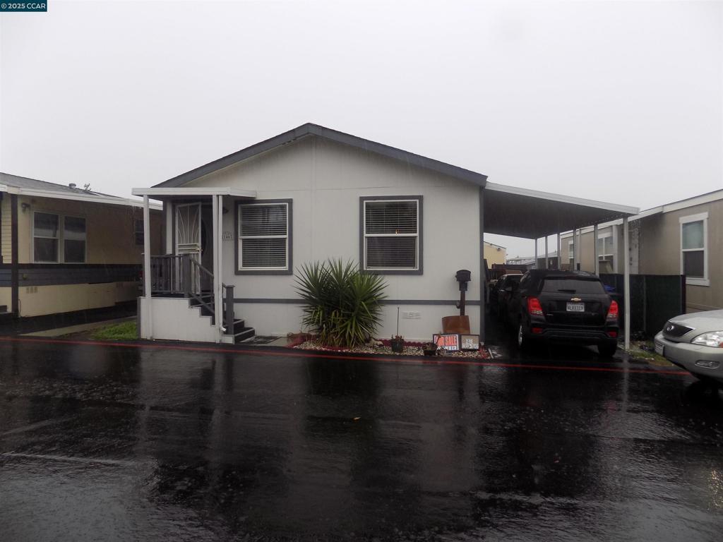 Manufactured In Park for sale at 55 Pacifica Ave, Bay Point CA featuring 3 beds and 2 baths