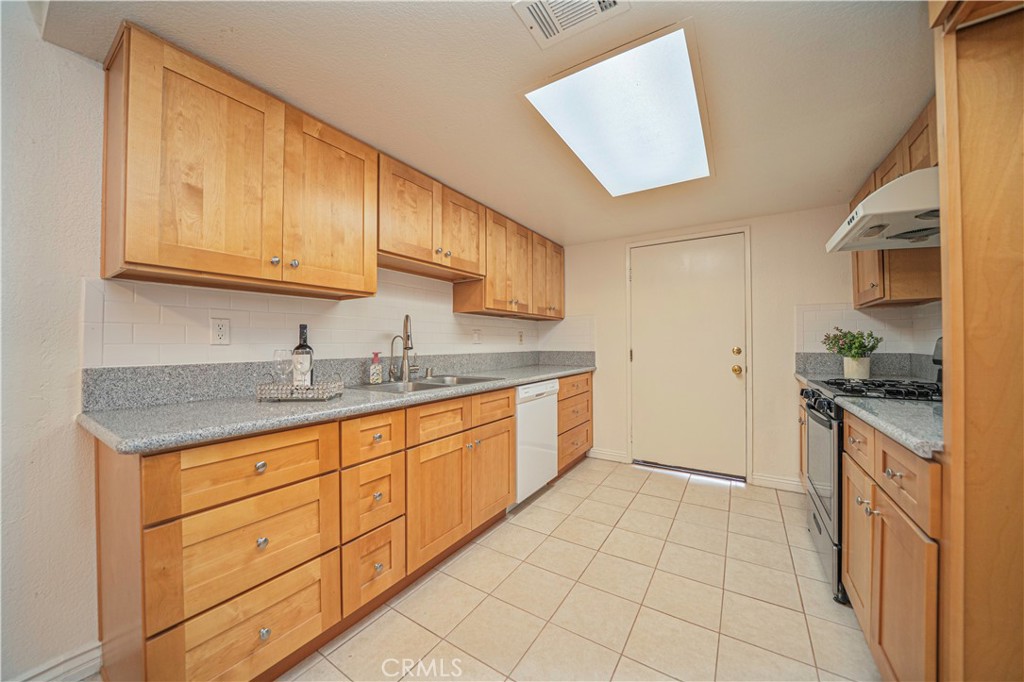 Residential for sale at 9467 Cortada Street F, El Monte CA featuring 3 beds and 3 baths
