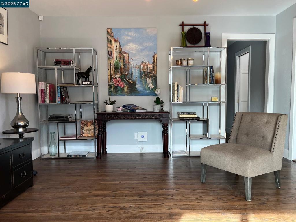 Residential for sale at 620 Kentucky St, Vallejo CA featuring 2 beds and 1 bath