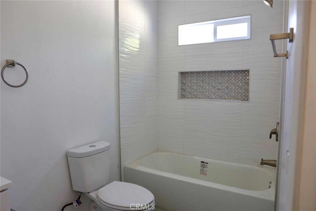Residential Lease for rent at 728 W E # B, Ontario CA featuring 1 bed and 1 bath
