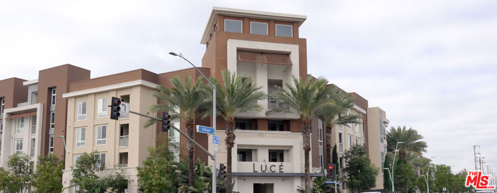 Residential Lease for rent at 7290 Edinger Avenue 4051, Huntington Beach CA featuring 2 beds and 2 baths