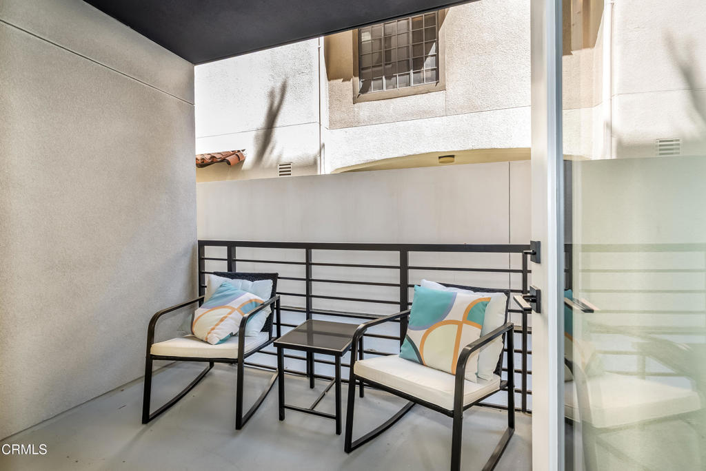 Residential for sale at 150 S Oak Knoll Avenue 103, Pasadena CA featuring 1 bed and 1 bath