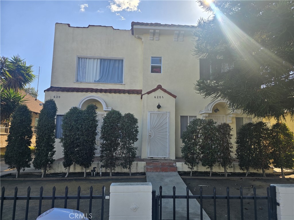 Residential Income for sale at 620 W 41st, Los Angeles CA
