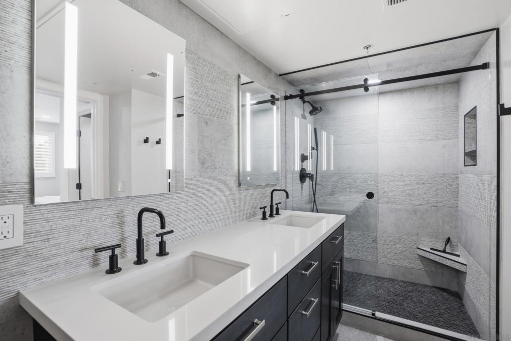 Residential Lease for rent at 687 S Coast Hwy 101 216, Encinitas CA featuring 2 beds and 3 baths