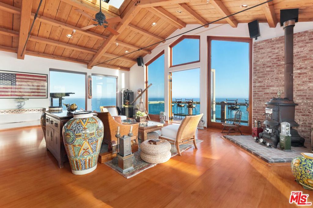 Residential Lease for rent at 3916 Rambla Orienta, Malibu CA featuring 3 beds and 3 baths