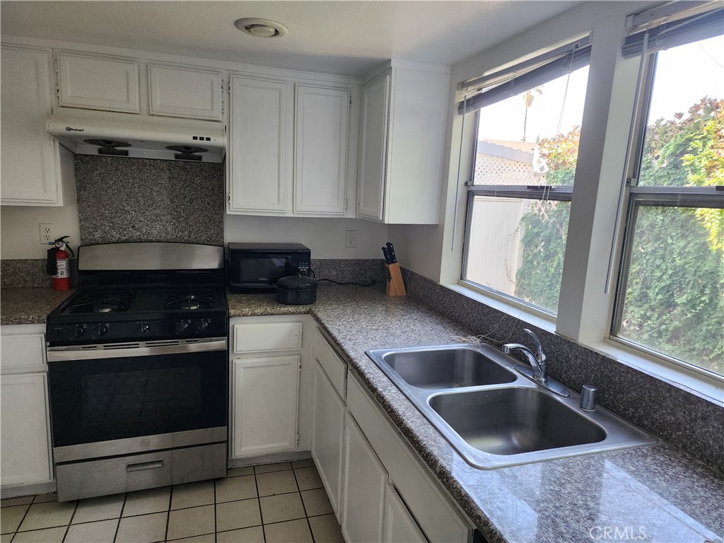 Residential Lease for rent at 1165 S Reservoir, Pomona CA featuring 3 beds and 3 baths