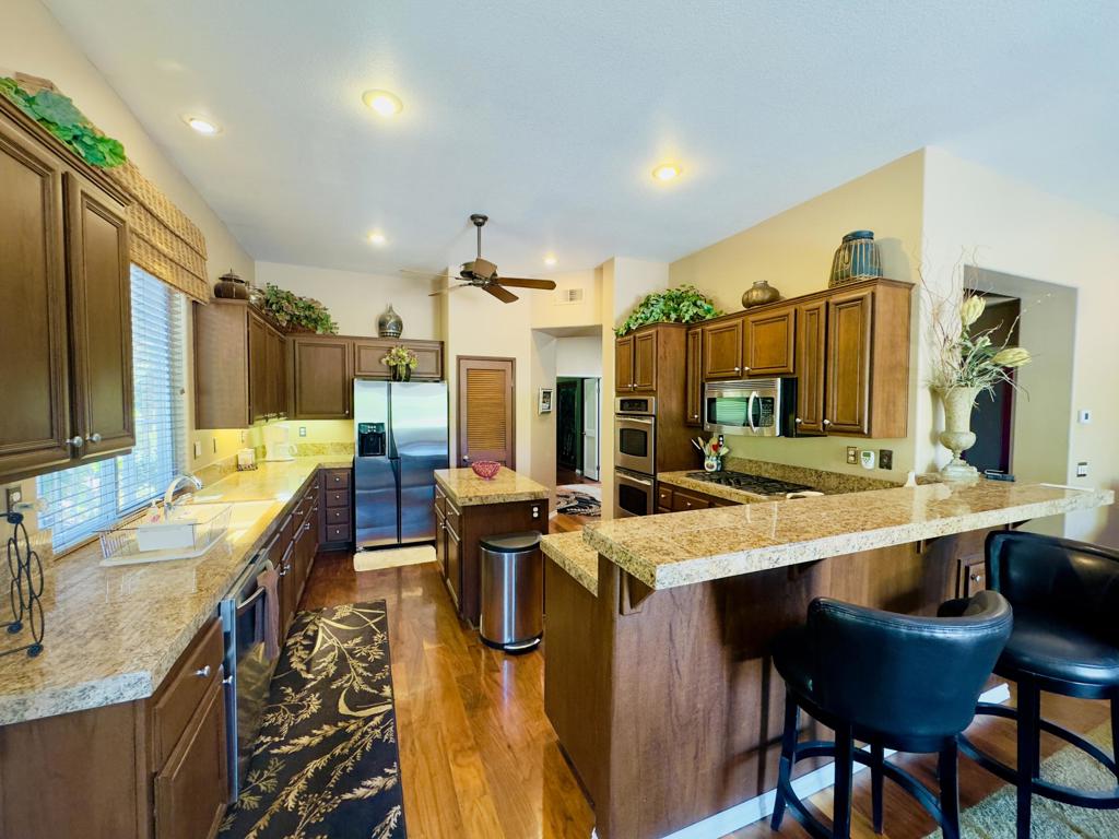 Residential Lease for rent at 128 Kavenish Drive, Rancho Mirage CA featuring 3 beds and 3 baths